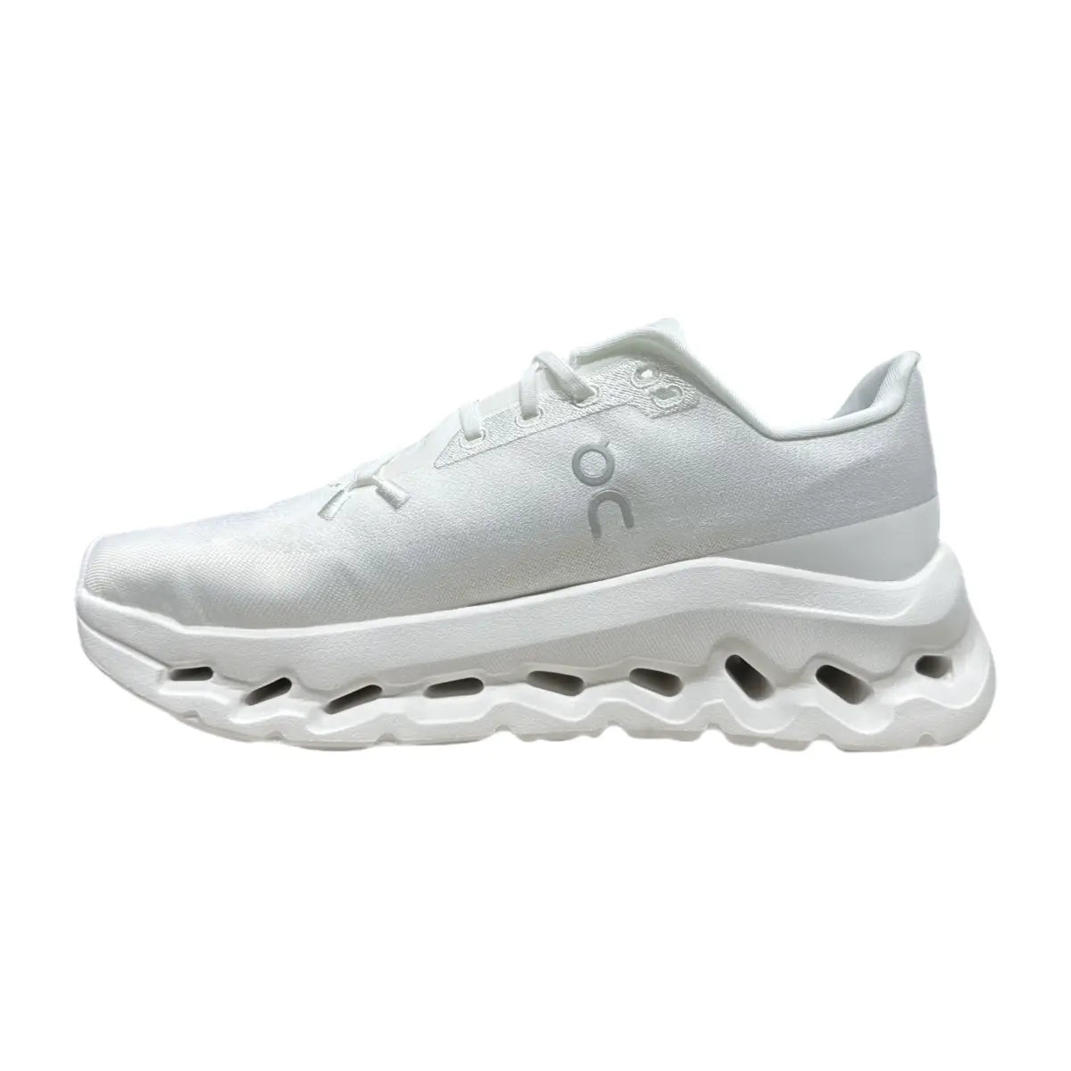On Women's Cloudtilt All/White