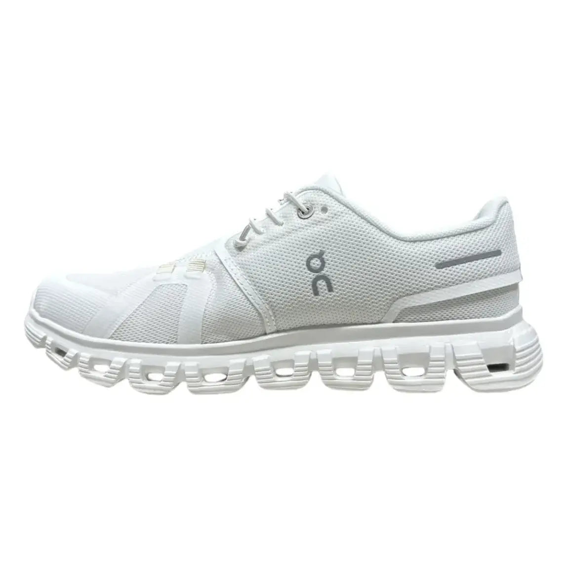 On Women's Cloud 6 White/White