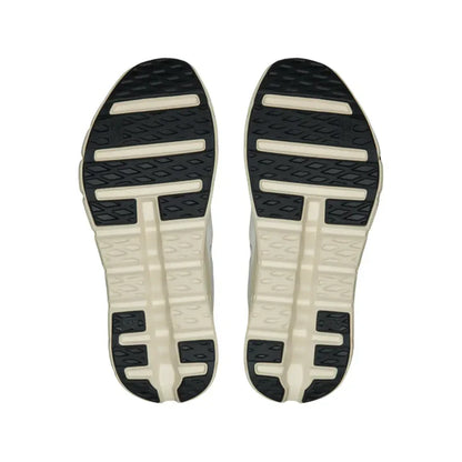 On Women's Cloudtilt Cream/Soft