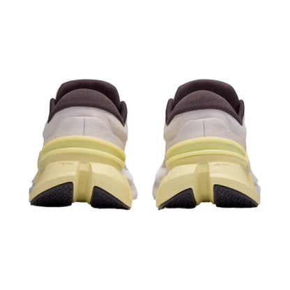 On Women's Cloudflyer 5 Pearl/Hay