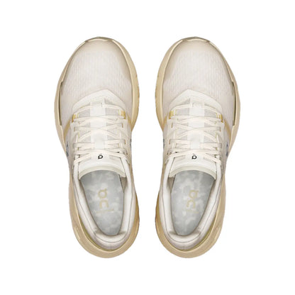 On Women's Cloudpulse  lvory/Tumeric